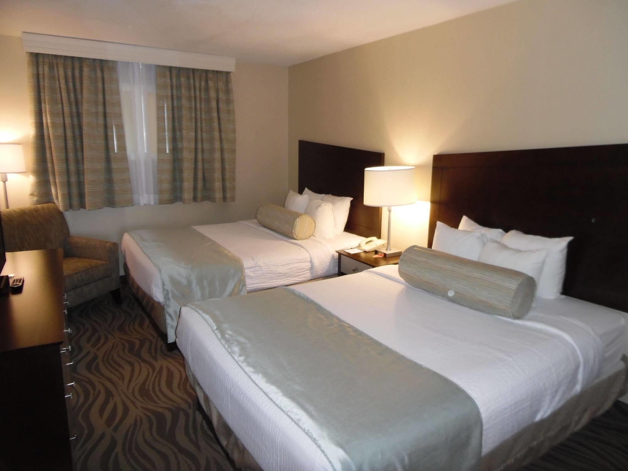 The Breakers Hotel & Suites 레오보스 비치 외부 사진