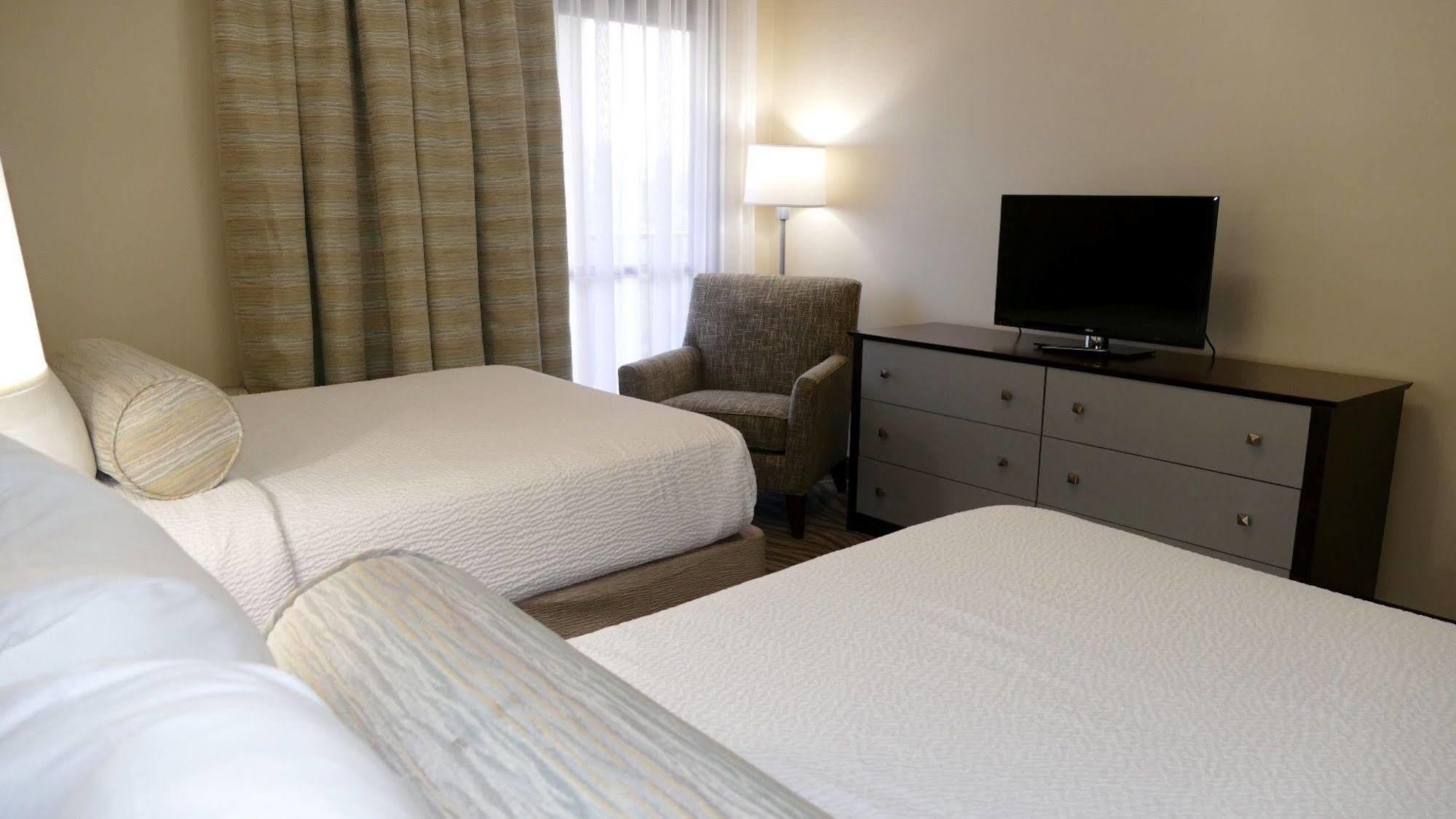 The Breakers Hotel & Suites 레오보스 비치 외부 사진
